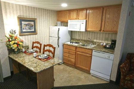 фото отеля Hampton Inn & Suites Country Club Plaza