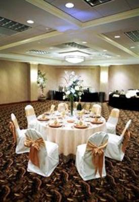 фото отеля Hampton Inn & Suites Country Club Plaza