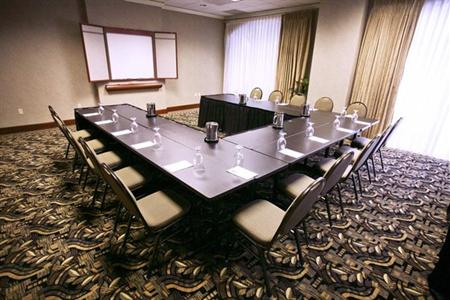 фото отеля Hampton Inn & Suites Country Club Plaza