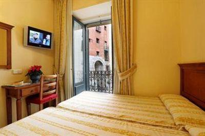 фото отеля Hostal Macarena