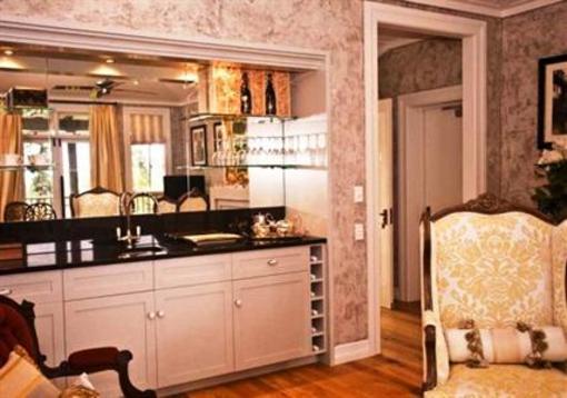 фото отеля The Bishops Suites