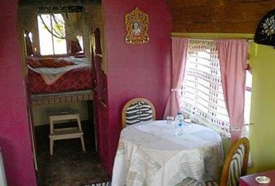 фото отеля La Boheme en Provence - Chambres d'hotes et roulotte tzigane en Provence