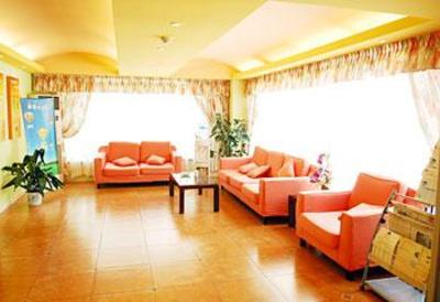 фото отеля Home Inn (Qingdao Pijiu Street)