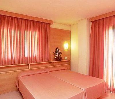 фото отеля Sant Jordi Hotel
