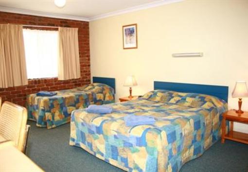 фото отеля Wondai Colonial Motel