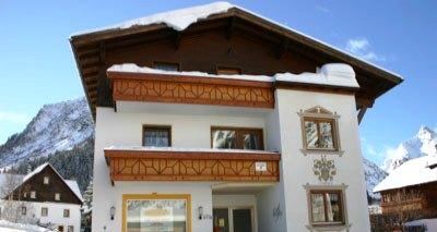 фото отеля Fruhstuckspension and Ferienhaus Fadnerspitz
