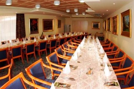 фото отеля Semiramis Hotel Szolnok