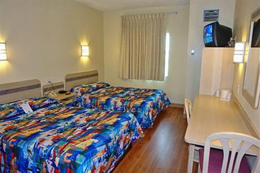фото отеля Motel 6 Whitby