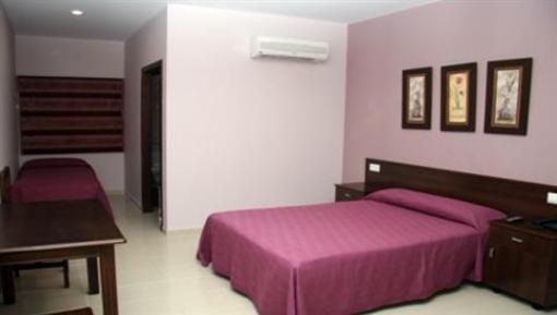 фото отеля Hotel Leon La Palma del Condado