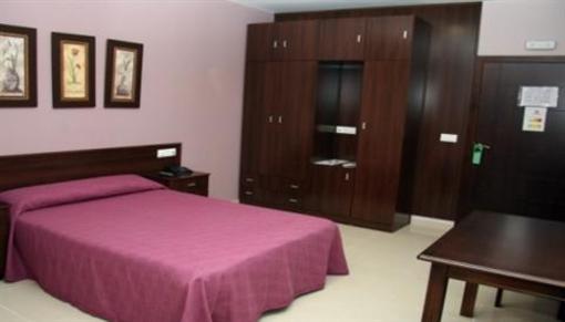 фото отеля Hotel Leon La Palma del Condado