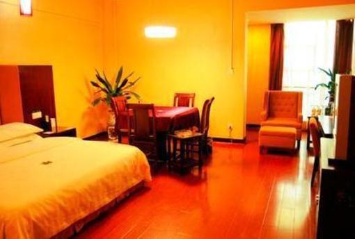 фото отеля Hollyear Hotel