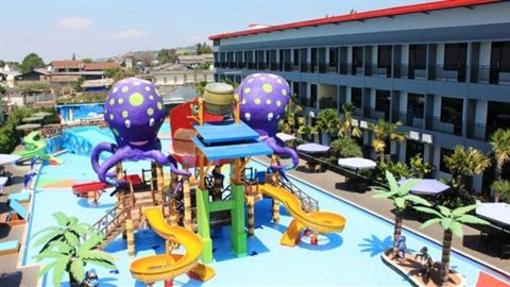 фото отеля Batu Wonderland Water Resort Hotel
