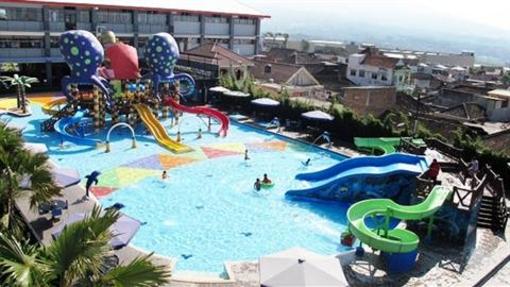 фото отеля Batu Wonderland Water Resort Hotel