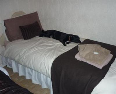 фото отеля Infield Hotel and Guesthouse