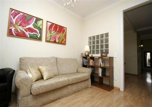 фото отеля Rent 4 Days Sagrada Familia Apartments