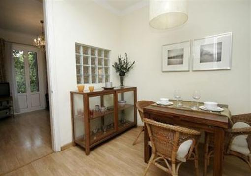 фото отеля Rent 4 Days Sagrada Familia Apartments