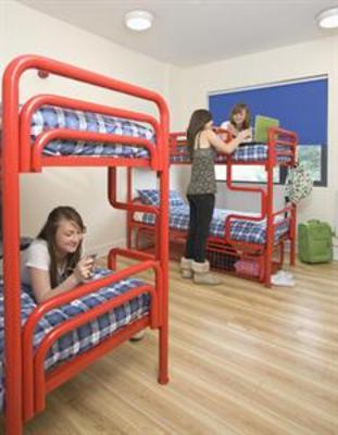 фото отеля Snoozles Hostel