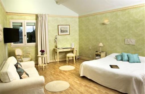 фото отеля Hotel Chateau Meyre Avensan