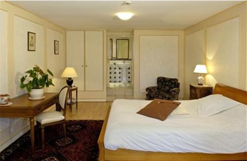 фото отеля Hotel Chateau Meyre Avensan