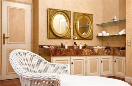 фото отеля Hotel Chateau Meyre Avensan