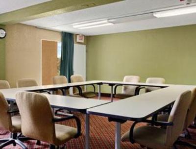 фото отеля Travelodge Bristol