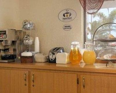 фото отеля Super 8 Leesburg