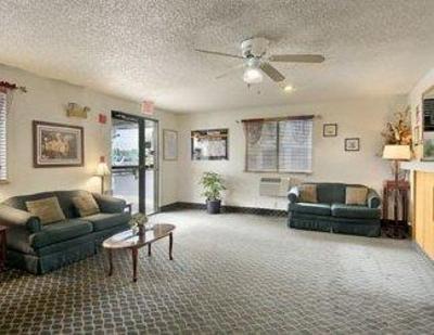 фото отеля Super 8 Leesburg