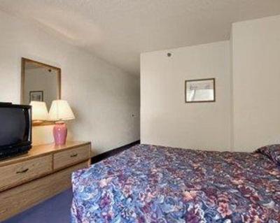 фото отеля Super 8 Leesburg