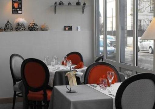 фото отеля Les Capucins Hotel Avallon
