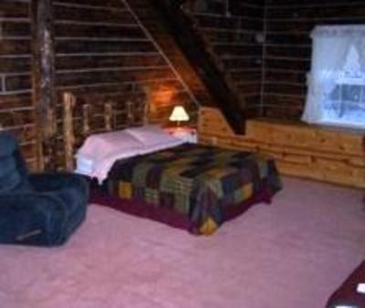 фото отеля Log Cabin Inn