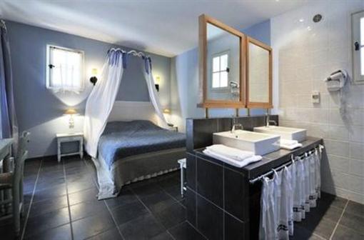 фото отеля Hotel Des Pins Bedoin