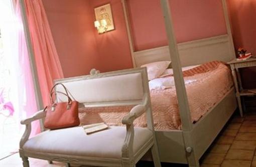 фото отеля Hotel Des Pins Bedoin