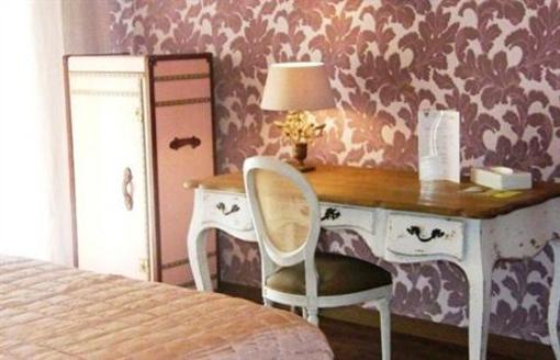 фото отеля Hotel Des Pins Bedoin
