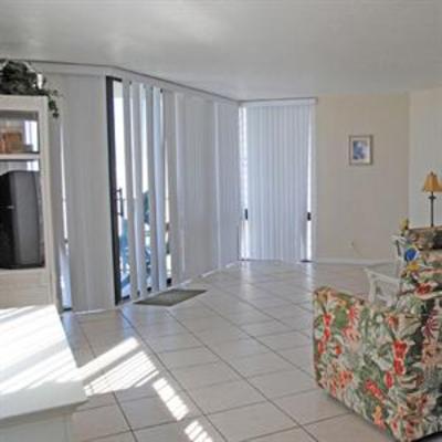 фото отеля Sunbird Suites