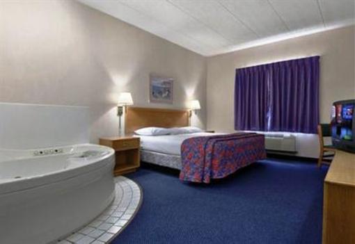 фото отеля Red Roof Inn Milan Sandusky