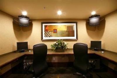 фото отеля Sandman Hotel & Suites, Calgary Airport