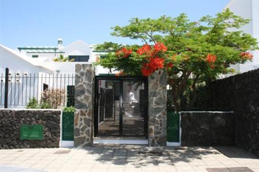 фото отеля Las Lilas Apartments Lanzarote