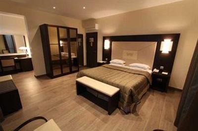 фото отеля Chez Charles Hotel Lumio