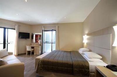фото отеля Chez Charles Hotel Lumio
