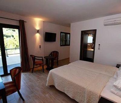 фото отеля Chez Charles Hotel Lumio