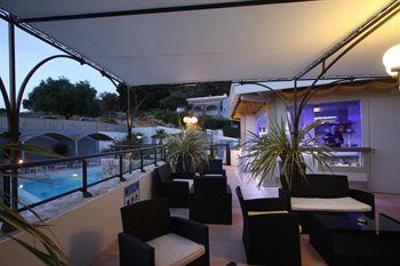 фото отеля Chez Charles Hotel Lumio