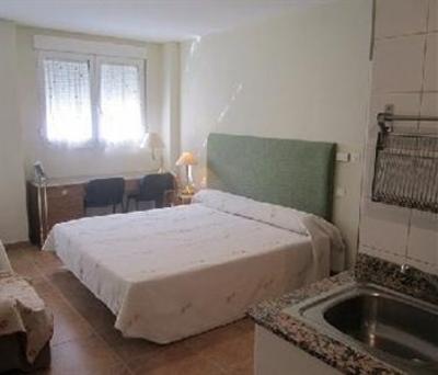 фото отеля Hostal El Estudio Almansa