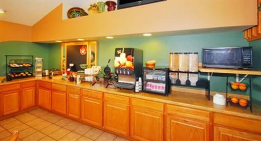 фото отеля AmericInn Lodge & Suites Merrill