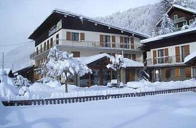 фото отеля L Ours Blanc Hotel Morzine