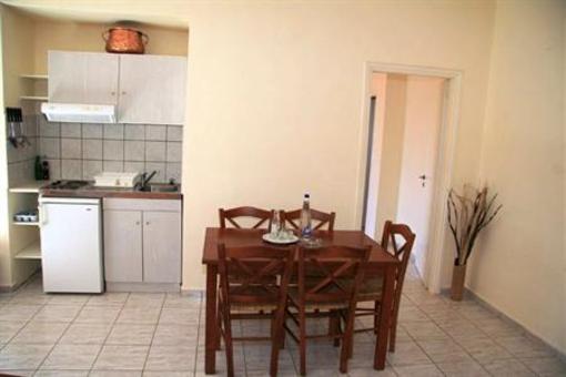фото отеля Kris Apartments Platanias