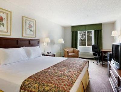 фото отеля Baymont Inn & Suites Yreka