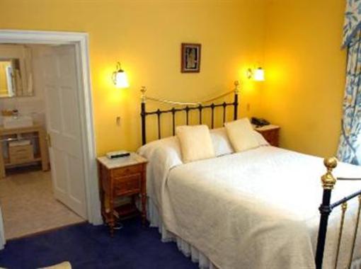 фото отеля Tyddn Llan Restaurant with Rooms Corwen