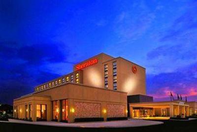 фото отеля Sheraton Toronto Airport Hotel & Conference Centre