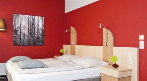 фото отеля Junges Hotel Hamburg