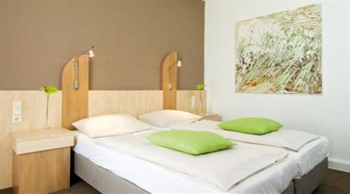 фото отеля Junges Hotel Hamburg